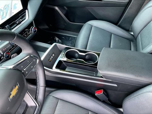 Used 2025 Chevrolet Equinox LT w/ Convenience Package II FWD image 17