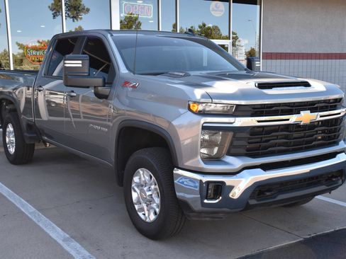 Used 2024 Chevrolet Silverado 2500 LT w/ All Star Edition AWD/4WD image 2