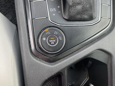 Used 2019 Volkswagen Tiguan SE w/ 3rd Row Seat Package image 18