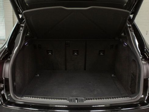 Used 2022 Porsche Macan S image 36