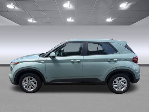 Certified 2026 Hyundai Venue SE FWD image 8