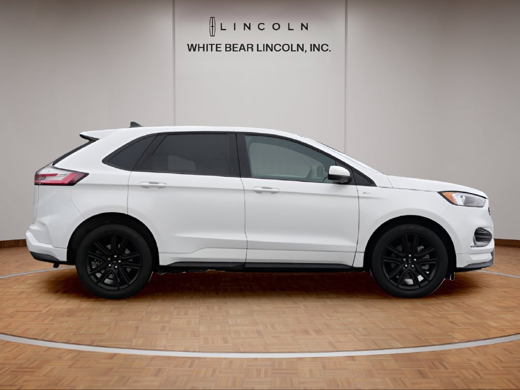 Used 2024 Ford Edge ST-Line w/ Class II Trailer Tow Package AWD/4WD image 4