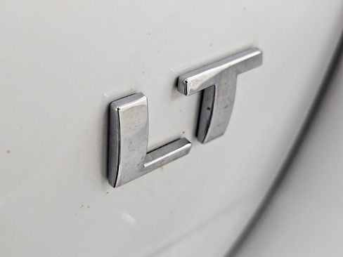 Used 2017 Chevrolet Equinox LT w/ Convenience Package image 22