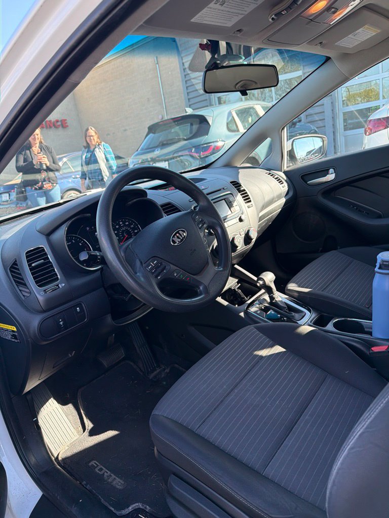 Used 2017 Kia Forte LX w/ LX Popular Package FWD image 9