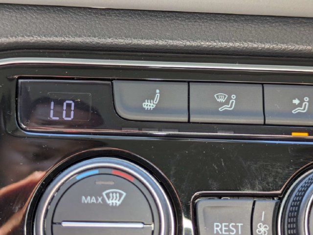 Used 2022 Volkswagen Atlas SE FWD image 23