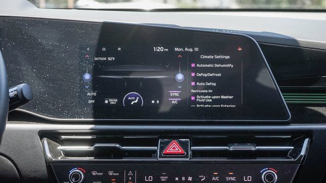 Certified 2025 Kia Niro EX FWD image 15