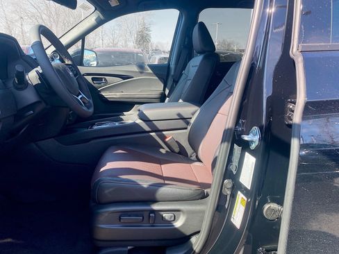 New 2026 Honda Ridgeline Black Edition image 4