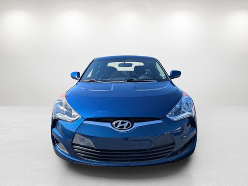 Used 2015 Hyundai Veloster image 2