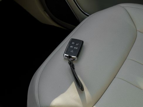 Used 2024 Land Rover Range Rover Autobiography image 61