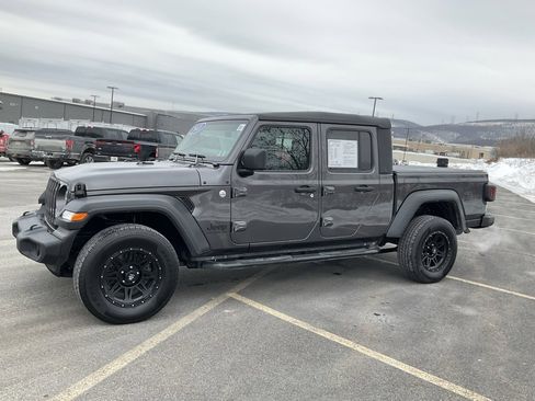 Used 2021 Jeep Gladiator Sport w/ Trailer Tow Package image 29