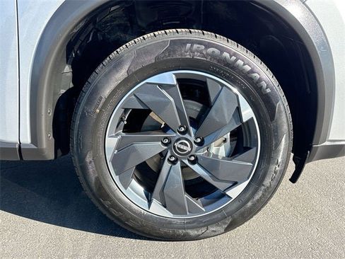 Used 2024 Nissan Rogue SV image 82