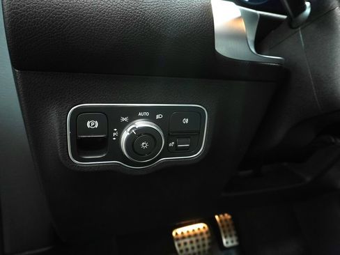 Used 2023 Mercedes-Benz GLB 35 AMG 4MATIC image 25