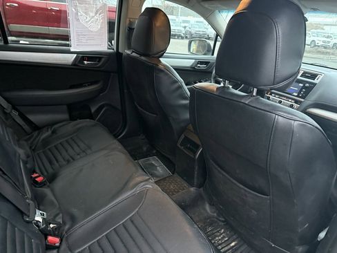 Used 2017 Subaru Outback 2.5i Premium image 9