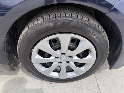 Used 2025 Toyota Corolla LE FWD image 12