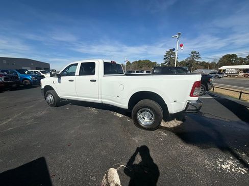 Used 2024 RAM 3500 Tradesman w/ Chrome Appearance Group image 4