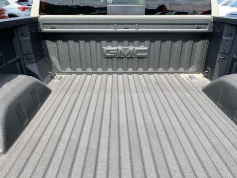 Used 2026 GMC Sierra 1500 Denali w/ Technology Package AWD/4WD image 5