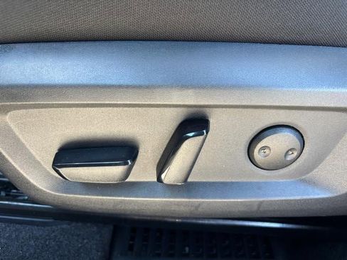 Used 2023 Nissan Rogue SV image 21