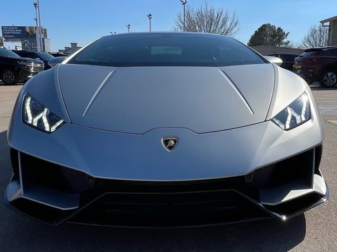 Used 2020 Lamborghini Huracan EVO image 8