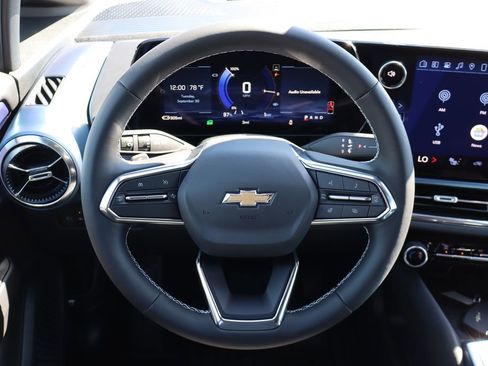 New 2026 Chevrolet Equinox EV LT image 16