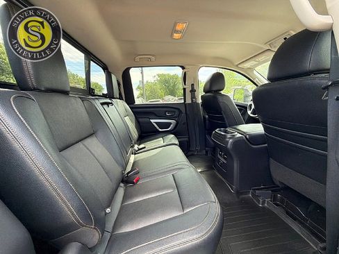 Used 2018 Nissan Titan SL w/ Chrome Package AWD/4WD image 15
