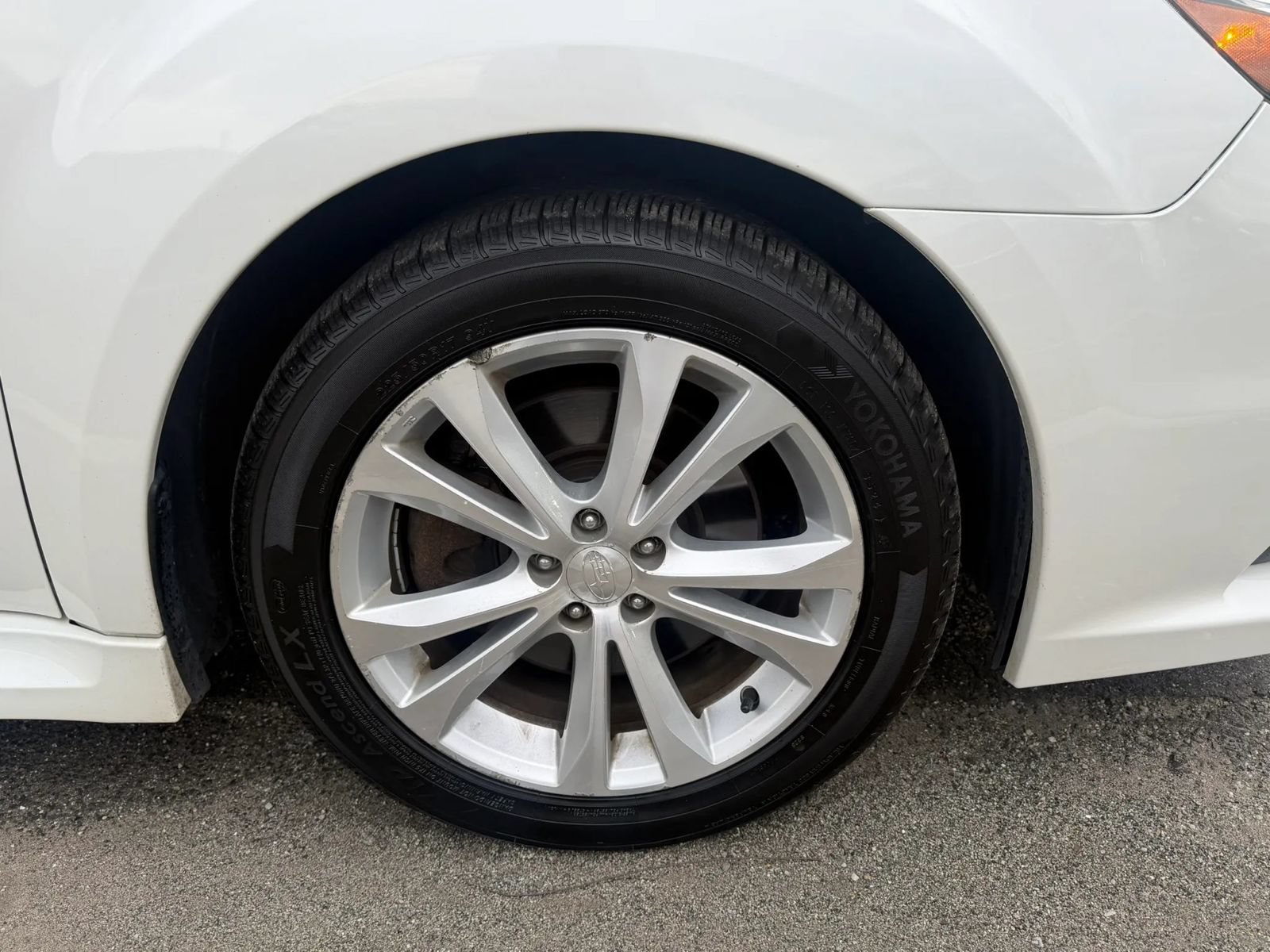 Used 2013 Subaru Legacy 3.6R Limited AWD/4WD image 32