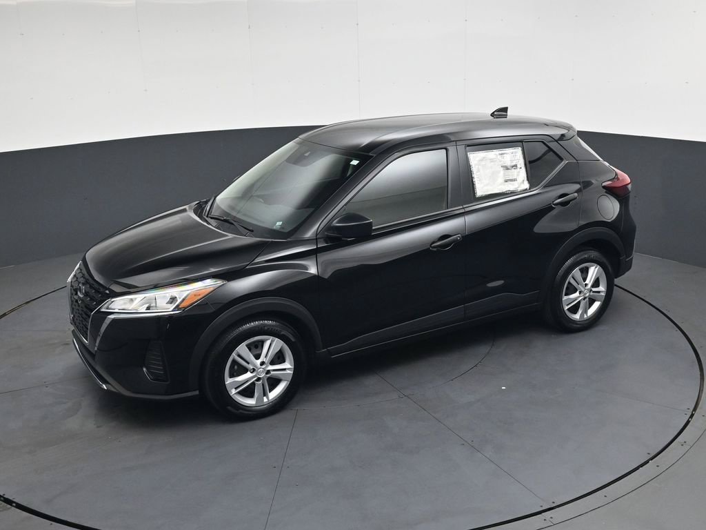 Certified 2025 Nissan Kicks Play S FWD image 32