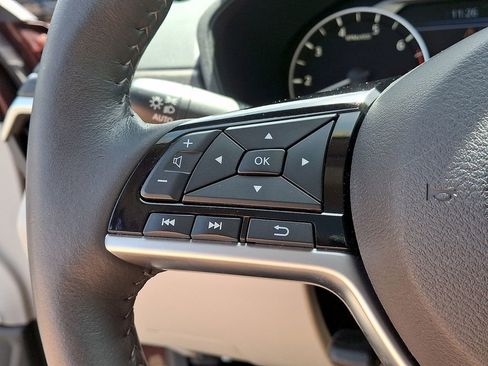 Used 2023 Nissan Altima 2.5 SL FWD image 23