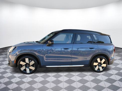 Used 2025 MINI Cooper Countryman S w/ Comfort Package Max image 2