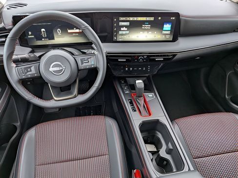 Certified 2025 Nissan Kicks SR w/ Illumination Package FWD image 21