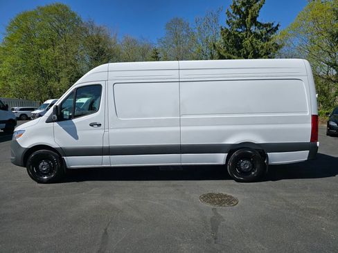 New 2025 Mercedes-Benz Sprinter 2500 image 3