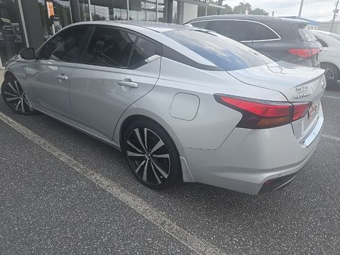 Used 2022 Nissan Altima 2.5 SR image 17