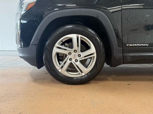 Used 2019 GMC Terrain SLE w/ GMC Pro Grade Package AWD/4WD image 11