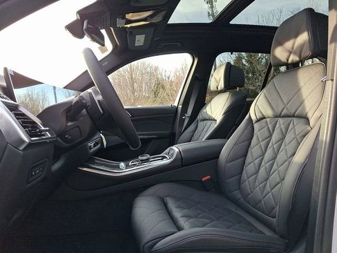New 2026 BMW X5 M60i image 12