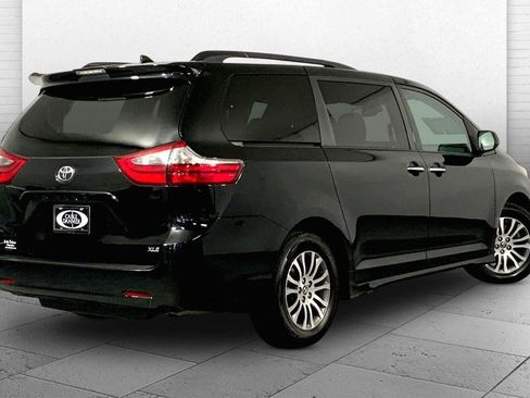 Used 2020 Toyota Sienna XLE FWD image 13