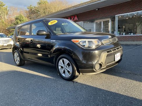 Used 2016 Kia Soul image 3
