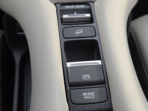 Used 2023 Honda HR-V EX-L image 8