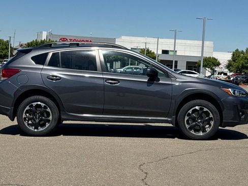Used 2023 Subaru Crosstrek 2.0i Premium AWD/4WD image 3