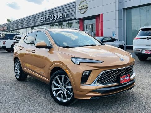 Used 2025 Buick Encore GX Avenir w/ Avenir Technology Package image 1