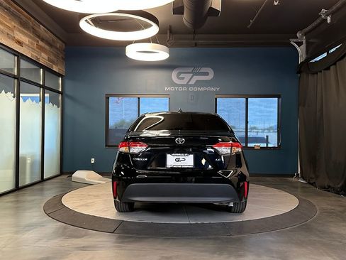 Used 2025 Toyota Corolla LE FWD image 4