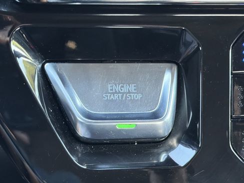 Used 2022 GMC Sierra 1500 AT4 AWD/4WD image 8