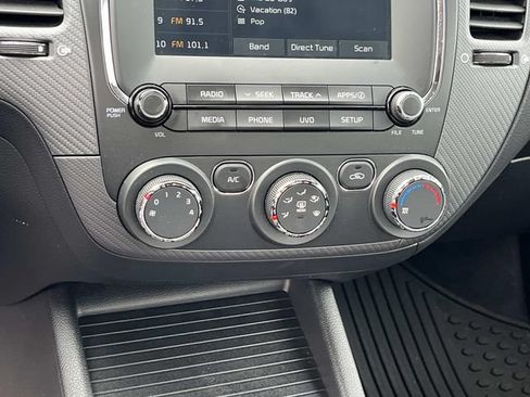 Used 2018 Kia Forte S w/ S Technology Plus Package FWD image 28
