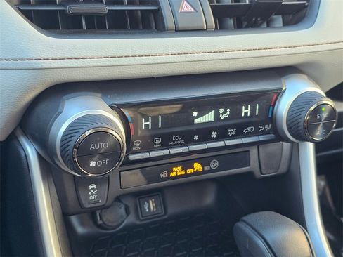 Certified 2025 Toyota RAV4 XLE image 33