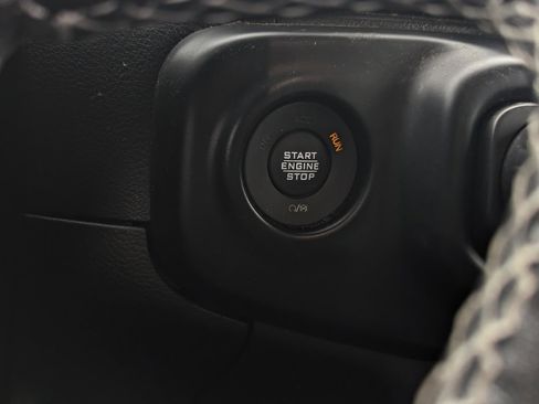 Used 2021 Jeep Wrangler Unlimited Sahara image 27