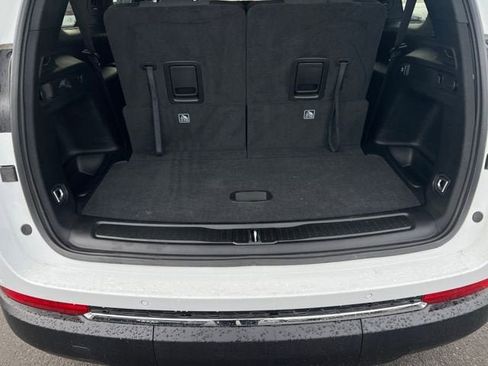 New 2025 Jeep Grand Cherokee L Laredo image 14