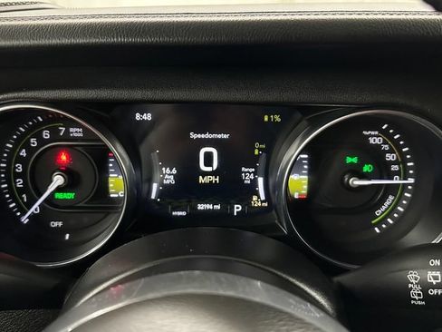 Used 2022 Jeep Wrangler Unlimited Sahara w/ Cold Weather Group AWD/4WD image 20