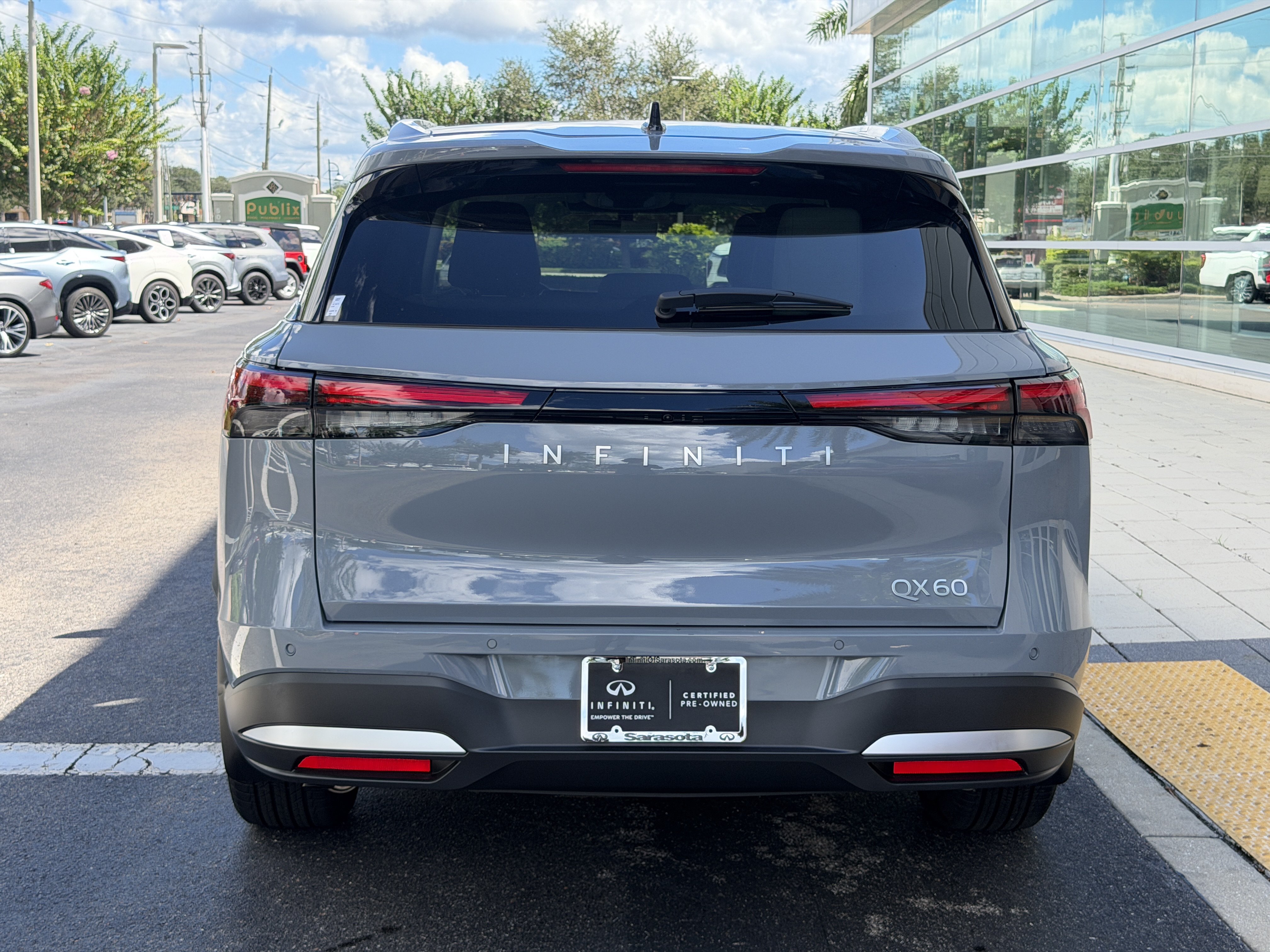 Certified 2027 INFINITI QX60 Luxe w/ Cargo Package FWD image 6