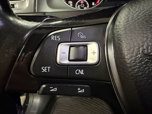 Used 2017 Volkswagen Golf Alltrack S image 12