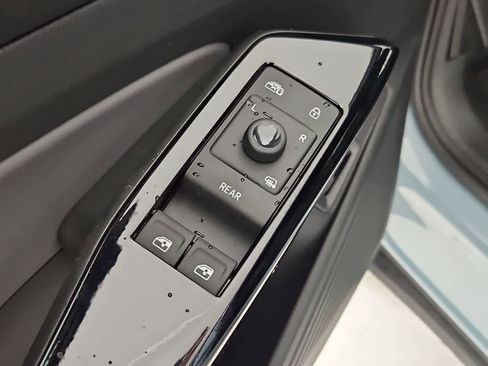 New 2026 Volkswagen ID.4 Pro S image 17