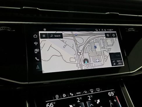 Used 2023 Audi SQ8 Prestige image 19