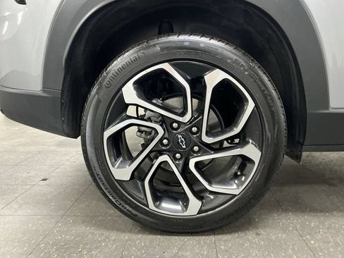 Certified 2024 Chevrolet Trax RS w/ Sunroof Package FWD image 31